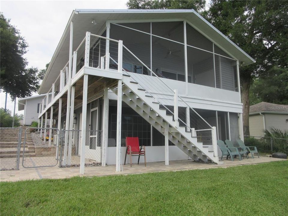For Sale: $360,000 (3 beds, 3 baths, 1560 Square Feet)