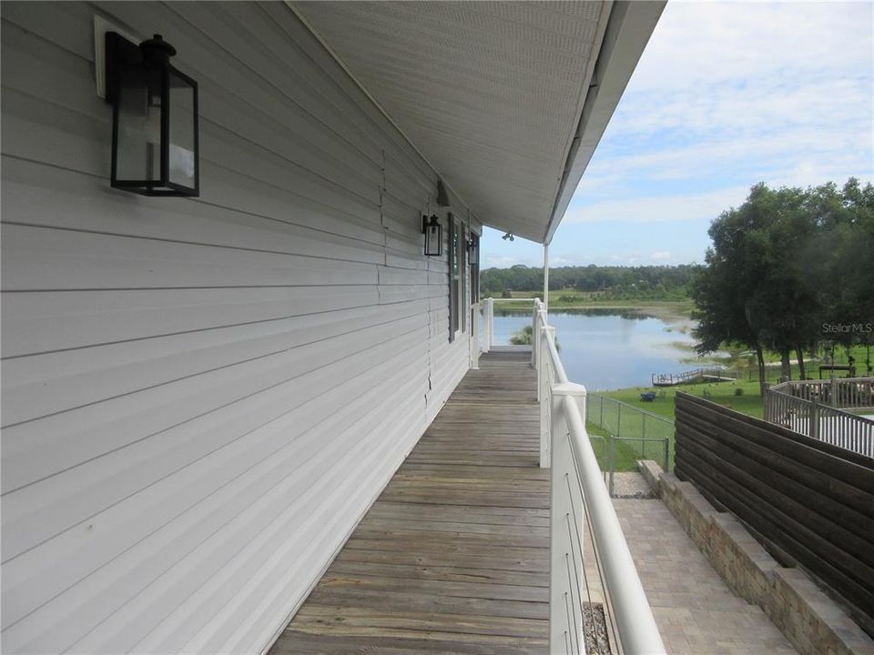 For Sale: $360,000 (3 beds, 3 baths, 1560 Square Feet)