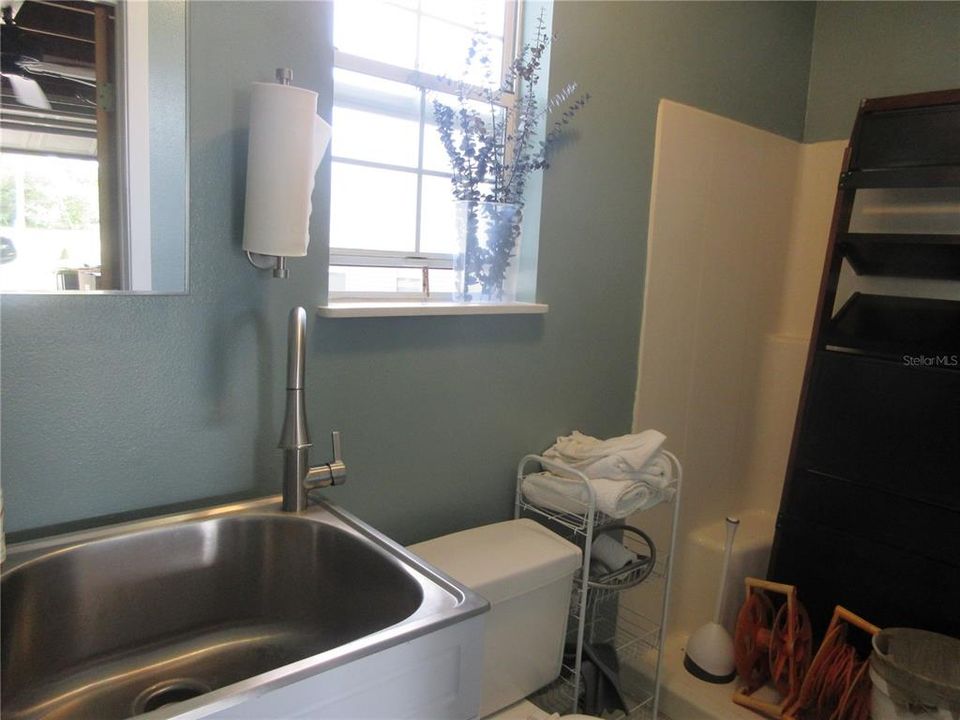For Sale: $360,000 (3 beds, 3 baths, 1560 Square Feet)