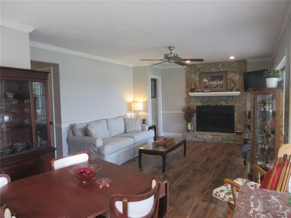 For Sale: $360,000 (3 beds, 3 baths, 1560 Square Feet)