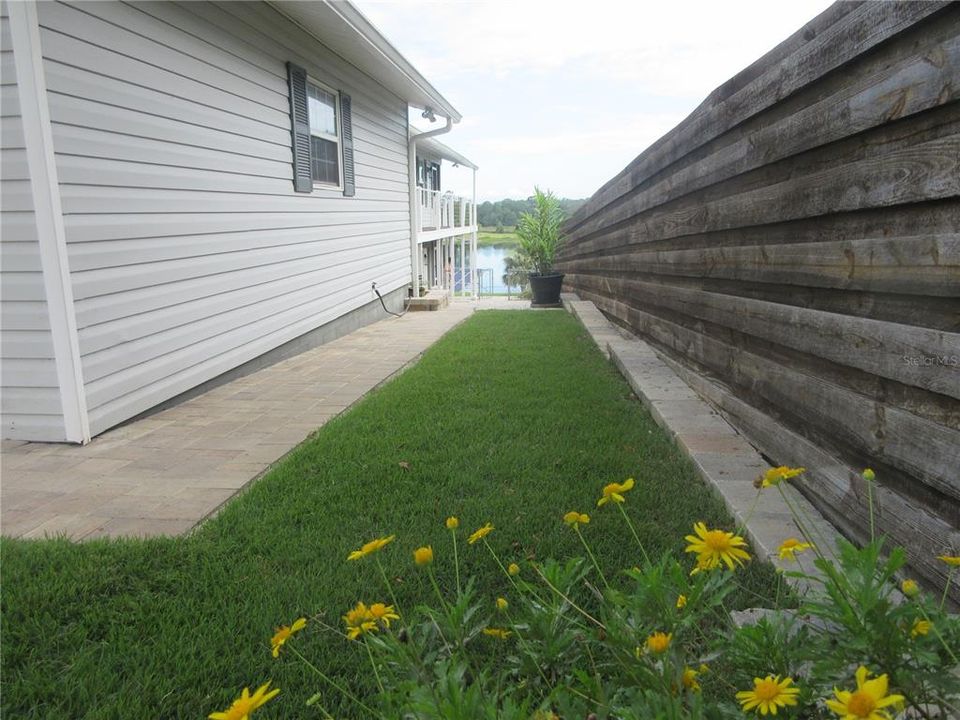 For Sale: $360,000 (3 beds, 3 baths, 1560 Square Feet)
