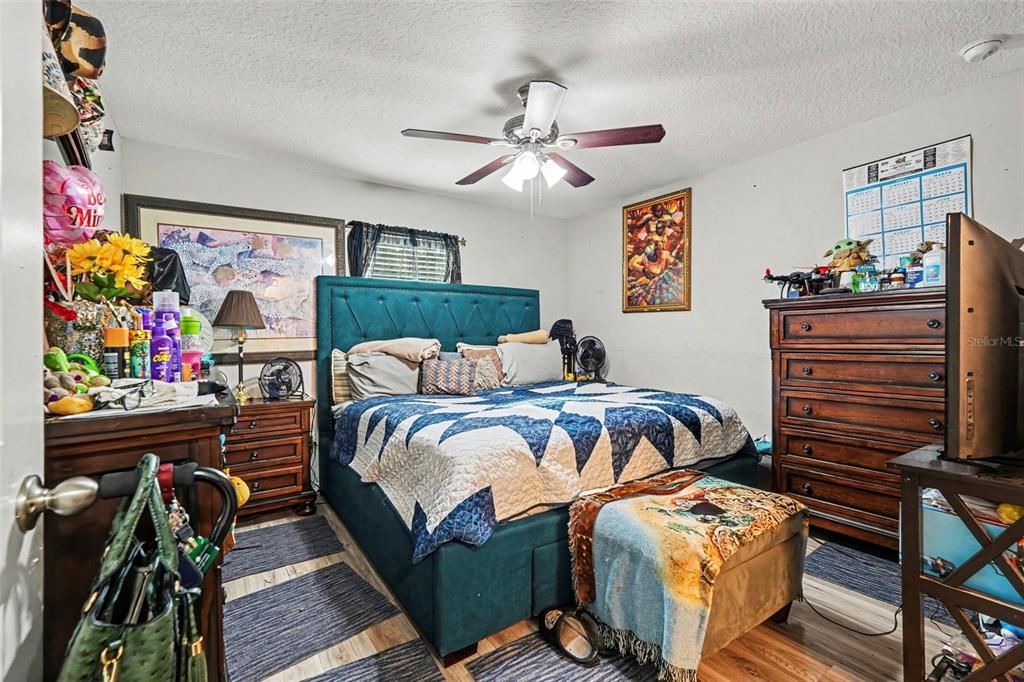 For Sale: $255,000 (3 beds, 2 baths, 1122 Square Feet)