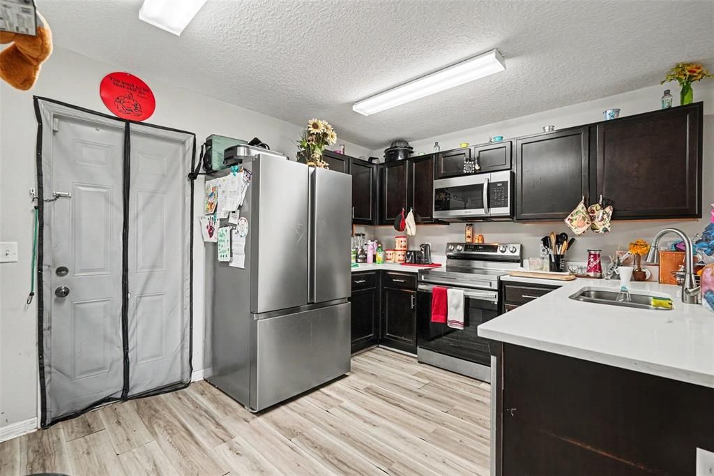 For Sale: $255,000 (3 beds, 2 baths, 1122 Square Feet)