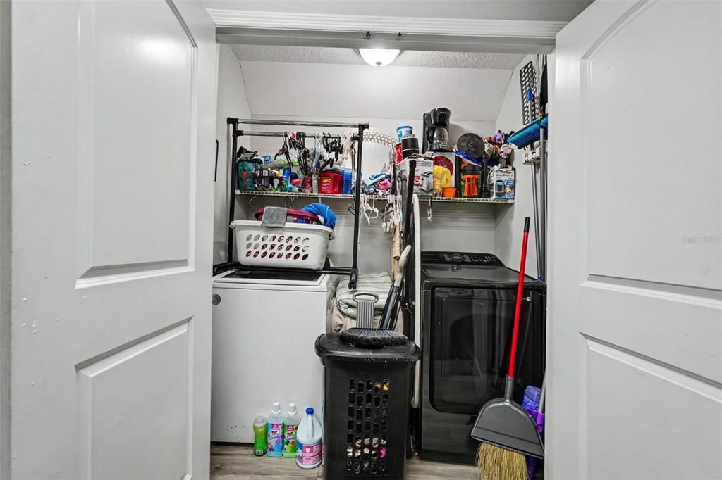 For Sale: $255,000 (3 beds, 2 baths, 1122 Square Feet)