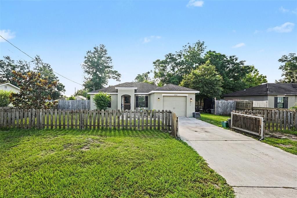 For Sale: $255,000 (3 beds, 2 baths, 1122 Square Feet)