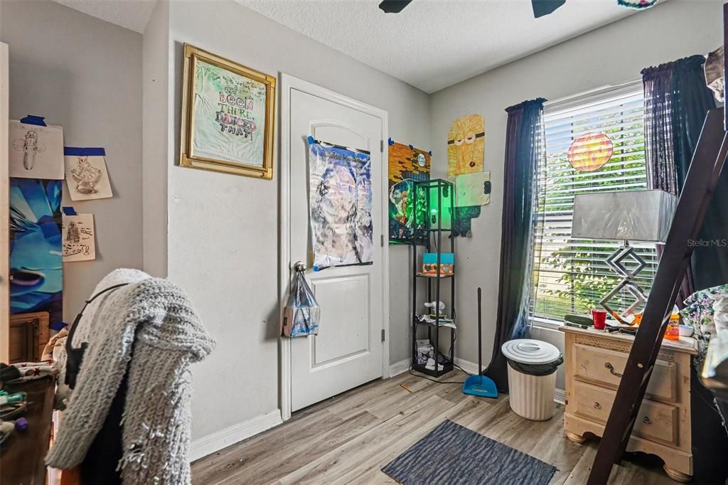 For Sale: $255,000 (3 beds, 2 baths, 1122 Square Feet)