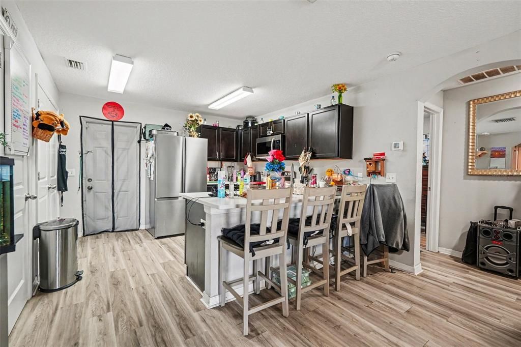 For Sale: $255,000 (3 beds, 2 baths, 1122 Square Feet)