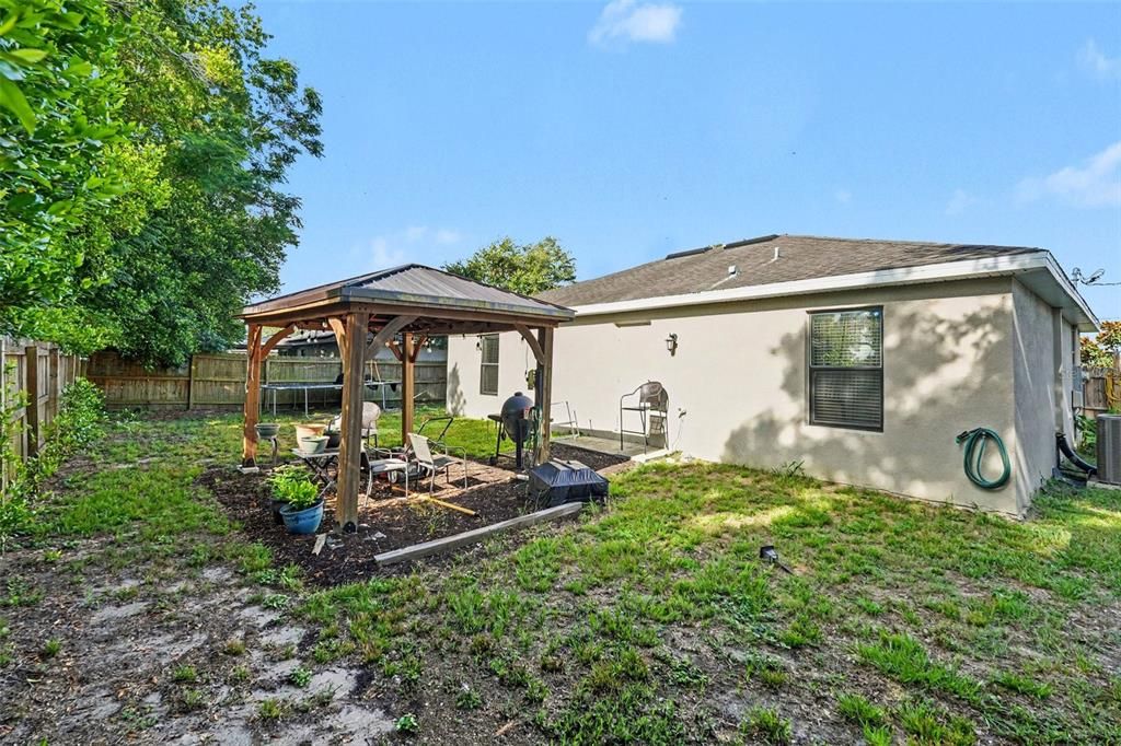For Sale: $255,000 (3 beds, 2 baths, 1122 Square Feet)