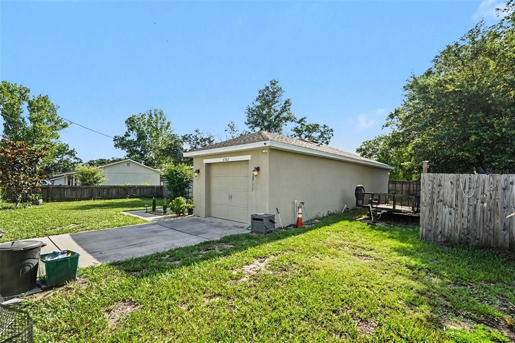 For Sale: $255,000 (3 beds, 2 baths, 1122 Square Feet)