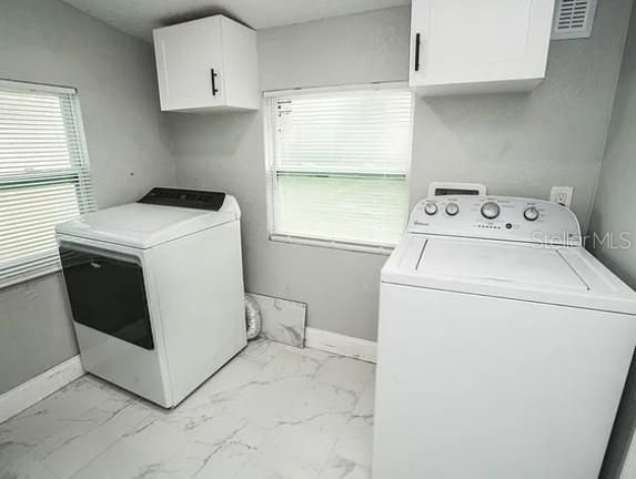 На продажу: $349,000 (2 спален, 1 ванн, 1102 Квадратных фут)