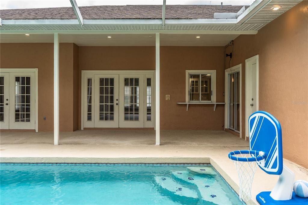 For Rent: $2,395 (3 beds, 2 baths, 2032 Square Feet)