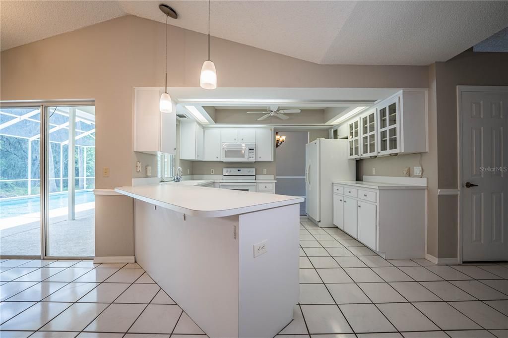 For Rent: $2,395 (3 beds, 2 baths, 2032 Square Feet)