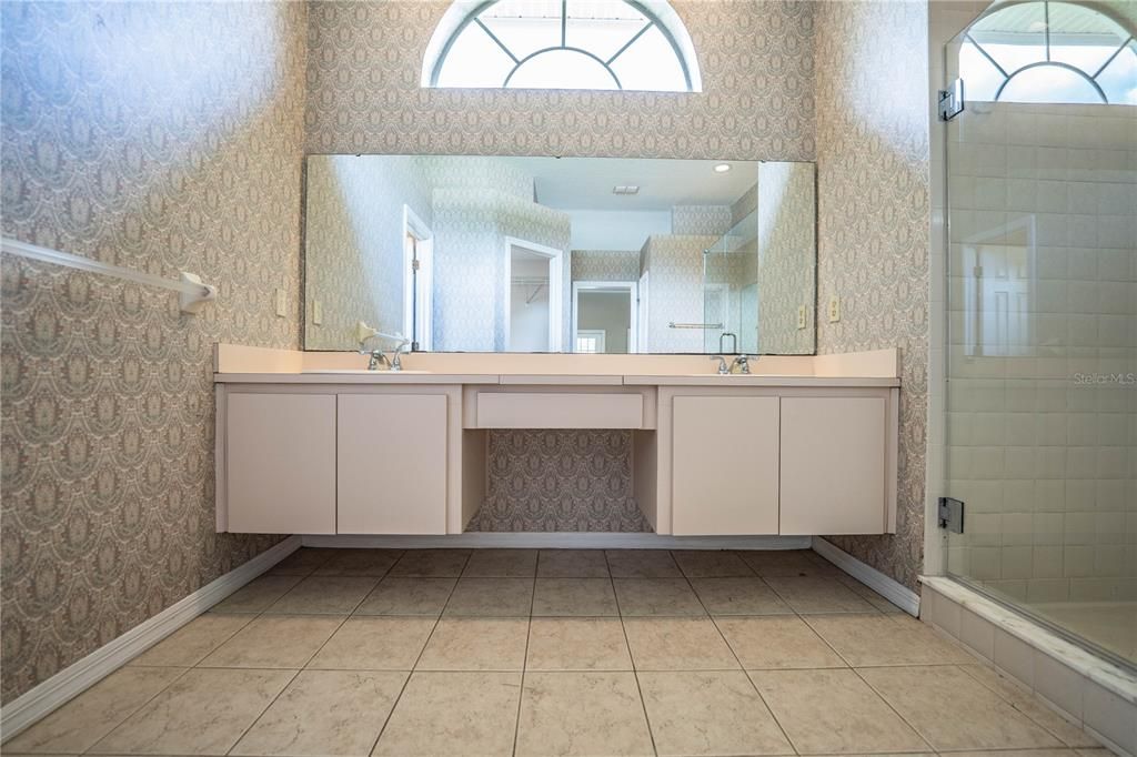For Rent: $2,395 (3 beds, 2 baths, 2032 Square Feet)