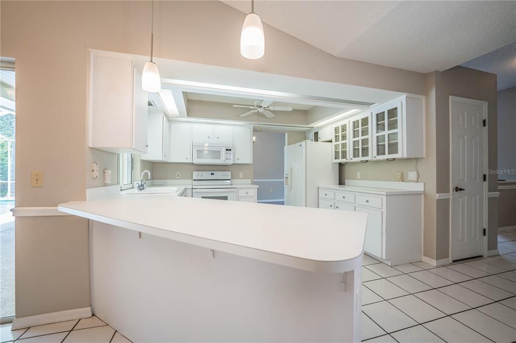 For Rent: $2,395 (3 beds, 2 baths, 2032 Square Feet)