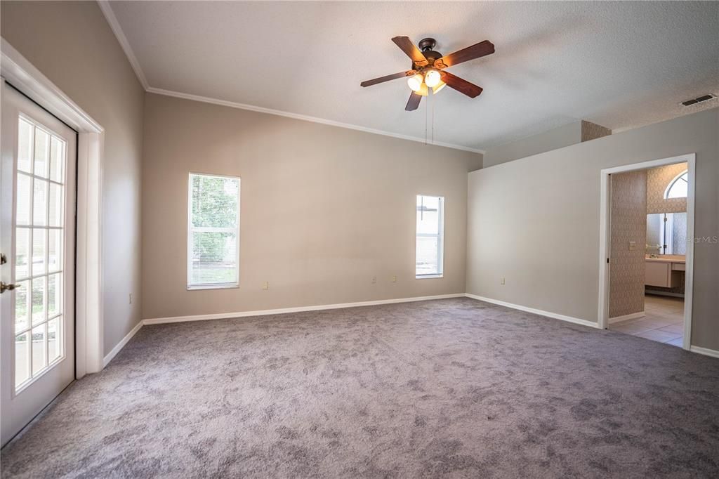 For Rent: $2,395 (3 beds, 2 baths, 2032 Square Feet)