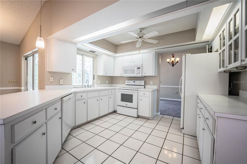 For Rent: $2,395 (3 beds, 2 baths, 2032 Square Feet)