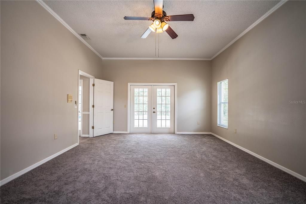 For Rent: $2,395 (3 beds, 2 baths, 2032 Square Feet)