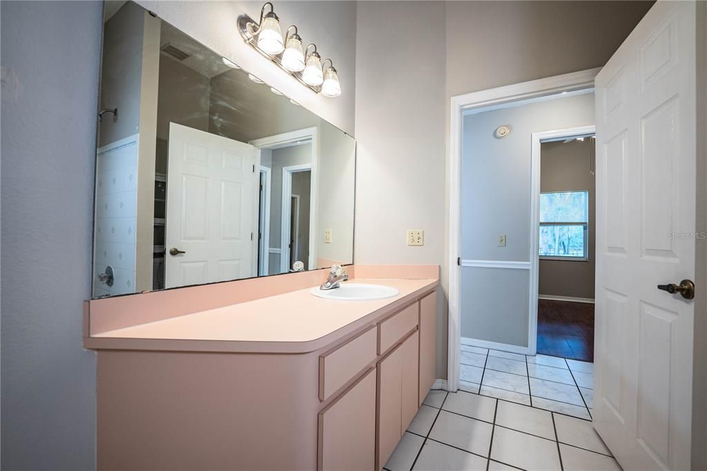 For Rent: $2,395 (3 beds, 2 baths, 2032 Square Feet)