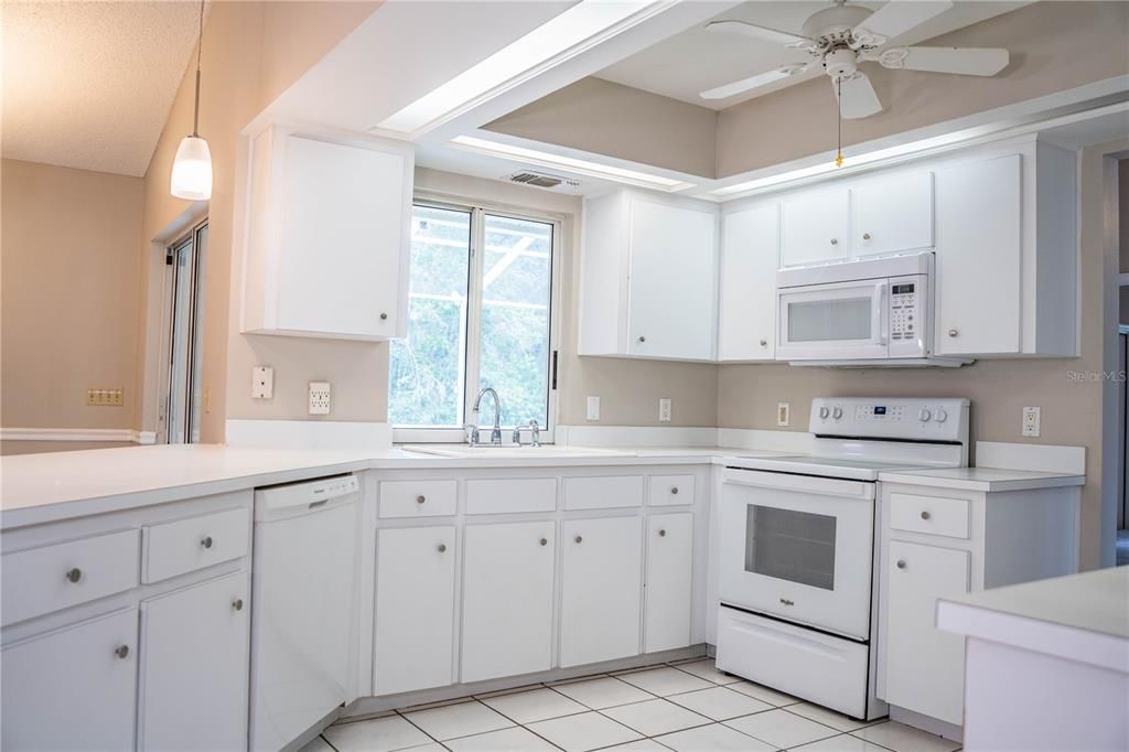 For Rent: $2,395 (3 beds, 2 baths, 2032 Square Feet)
