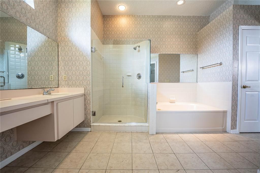 For Rent: $2,395 (3 beds, 2 baths, 2032 Square Feet)