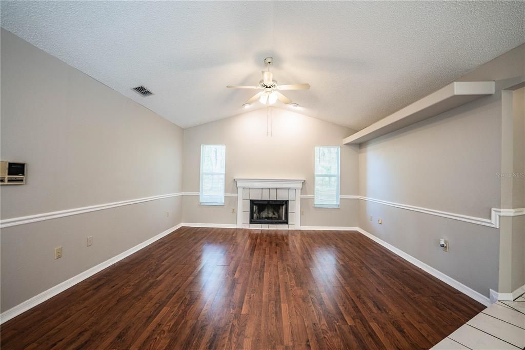 For Rent: $2,395 (3 beds, 2 baths, 2032 Square Feet)