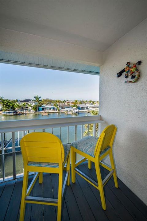 For Sale: $749,000 (3 beds, 3 baths, 1656 Square Feet)