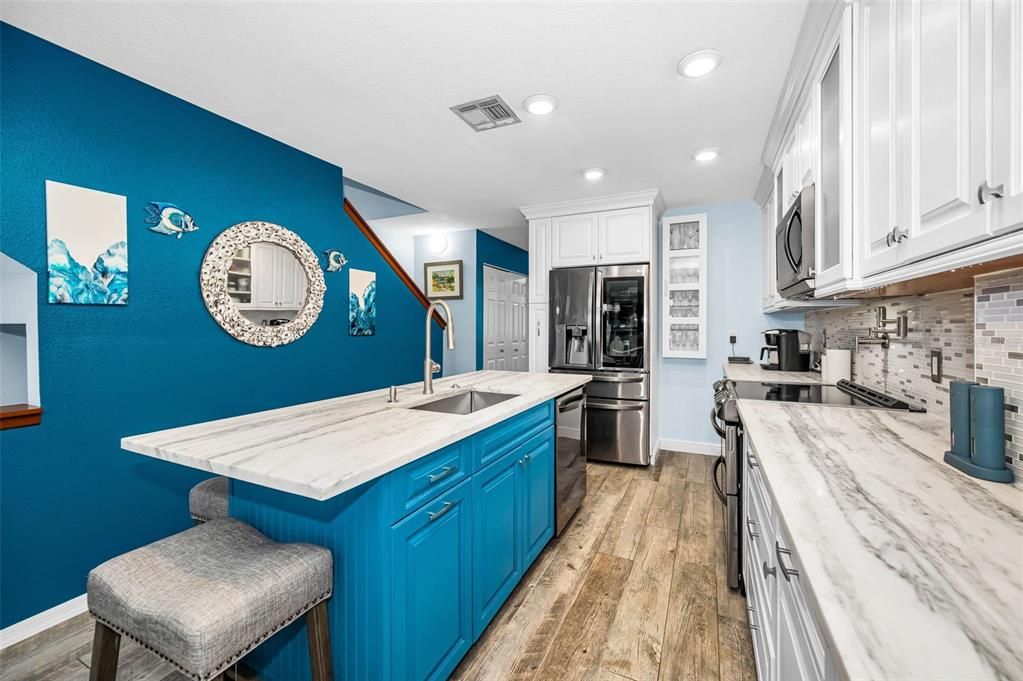 For Sale: $749,000 (3 beds, 3 baths, 1656 Square Feet)