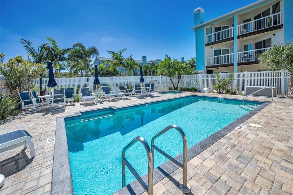 For Sale: $749,000 (3 beds, 3 baths, 1656 Square Feet)