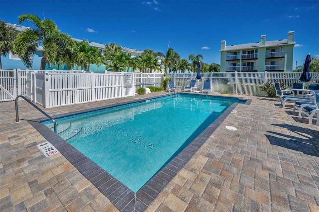 For Sale: $749,000 (3 beds, 3 baths, 1656 Square Feet)