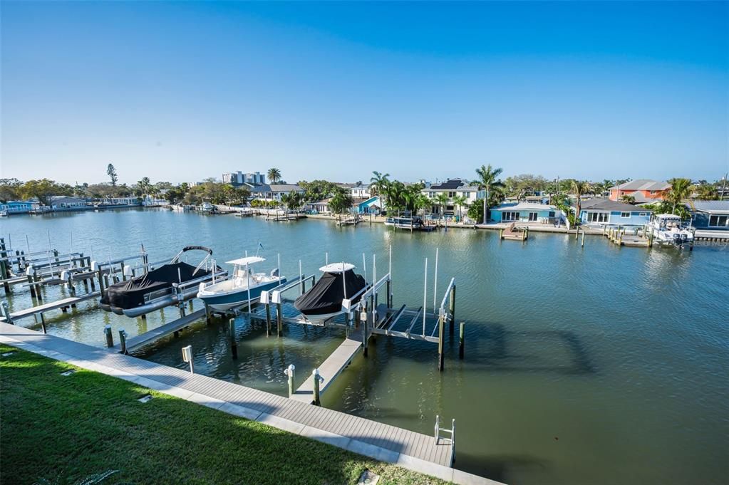 For Sale: $749,000 (3 beds, 3 baths, 1656 Square Feet)