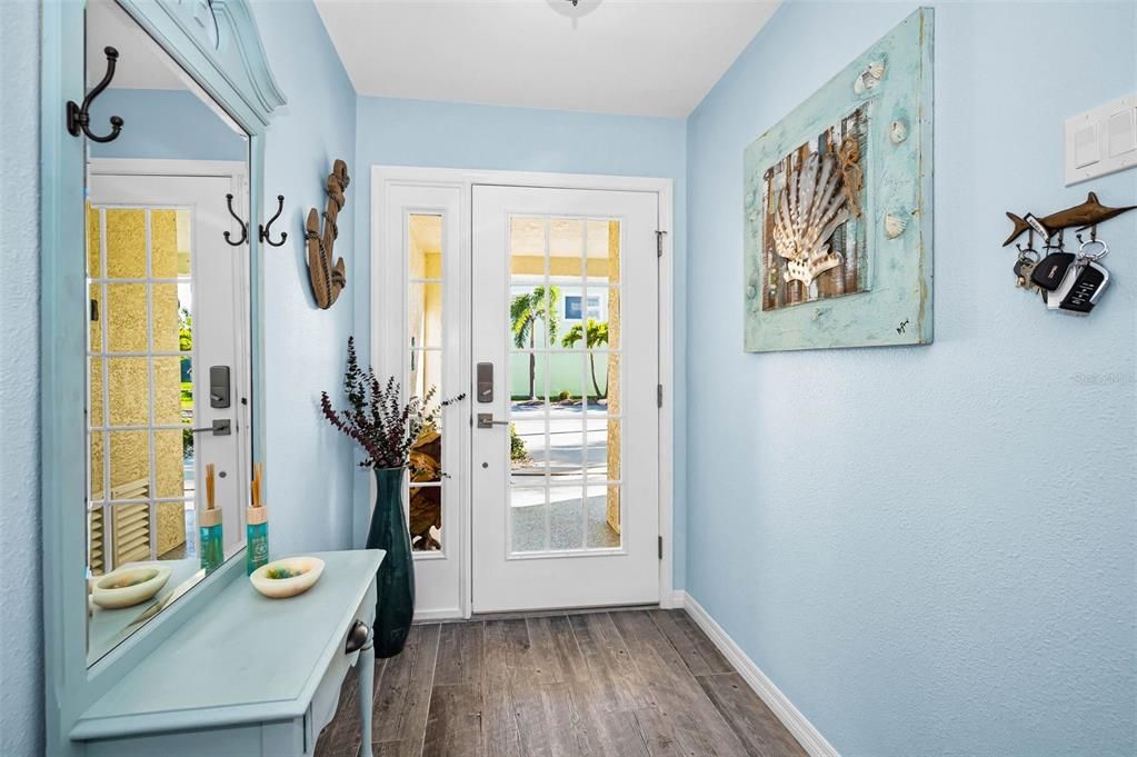 For Sale: $749,000 (3 beds, 3 baths, 1656 Square Feet)