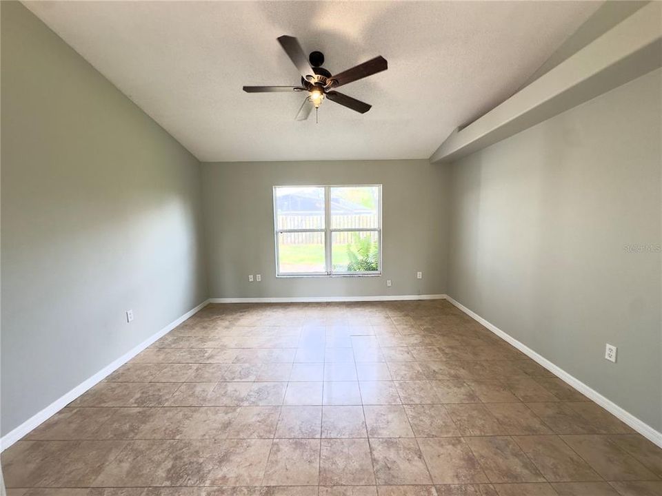 For Rent: $2,395 (3 beds, 2 baths, 1587 Square Feet)