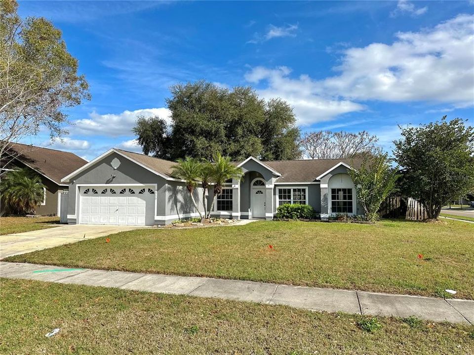 For Rent: $2,395 (3 beds, 2 baths, 1587 Square Feet)