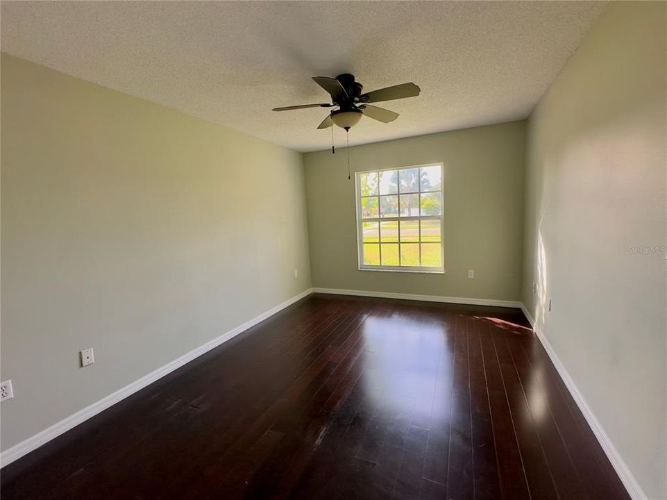 For Rent: $2,395 (3 beds, 2 baths, 1587 Square Feet)