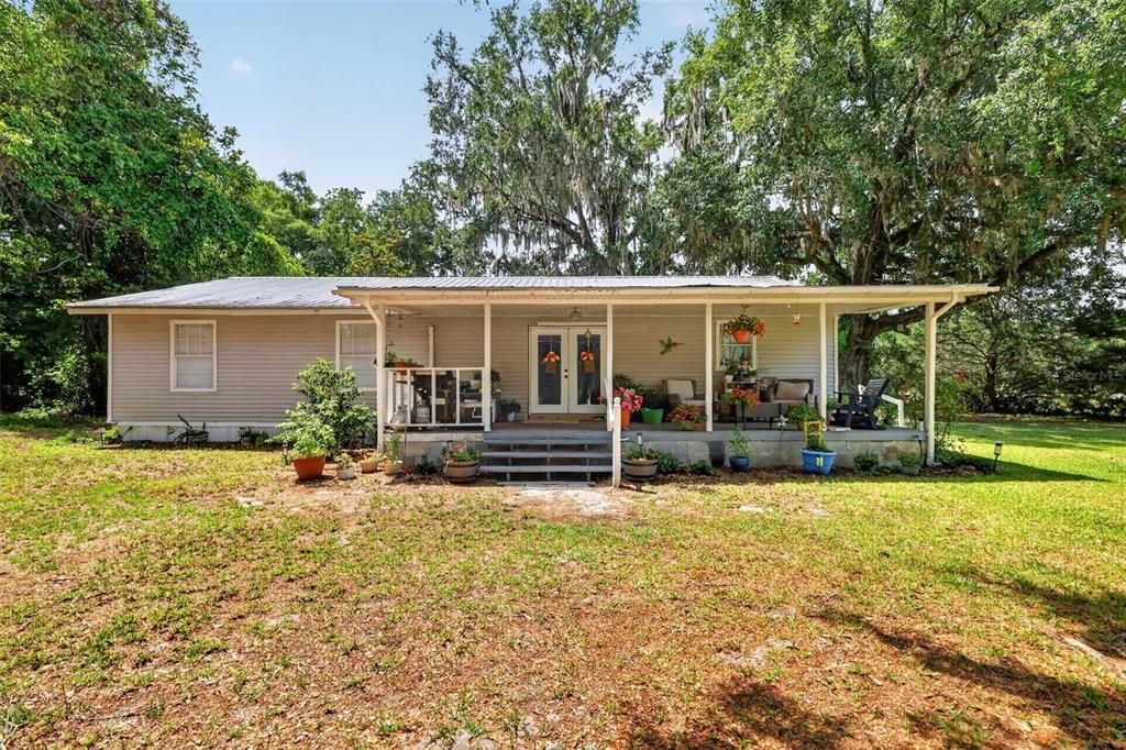 For Sale: $799,000 (3 beds, 2 baths, 1620 Square Feet)