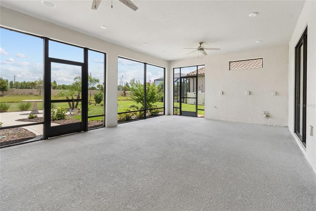 For Sale: $725,000 (3 beds, 3 baths, 2401 Square Feet)