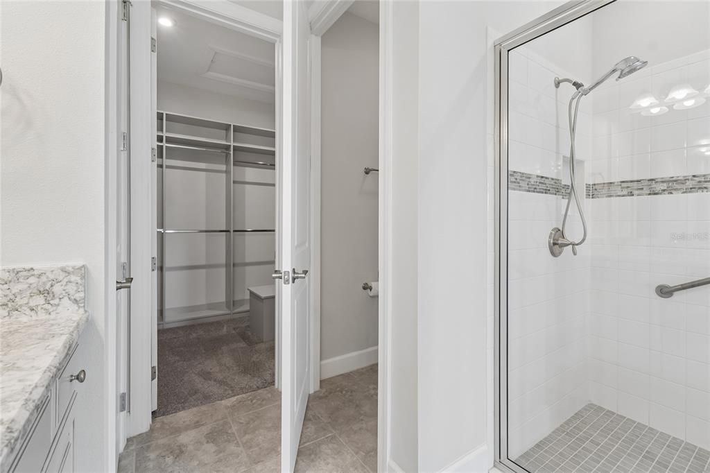 For Sale: $725,000 (3 beds, 3 baths, 2401 Square Feet)