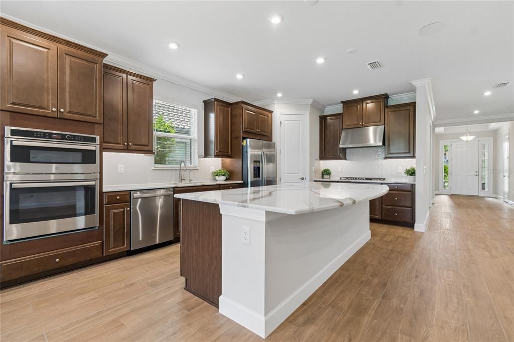 For Sale: $725,000 (3 beds, 3 baths, 2401 Square Feet)