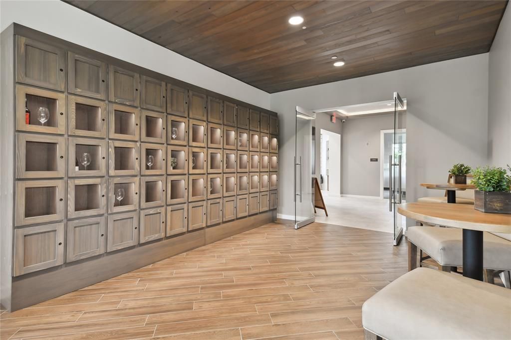 For Sale: $725,000 (3 beds, 3 baths, 2401 Square Feet)