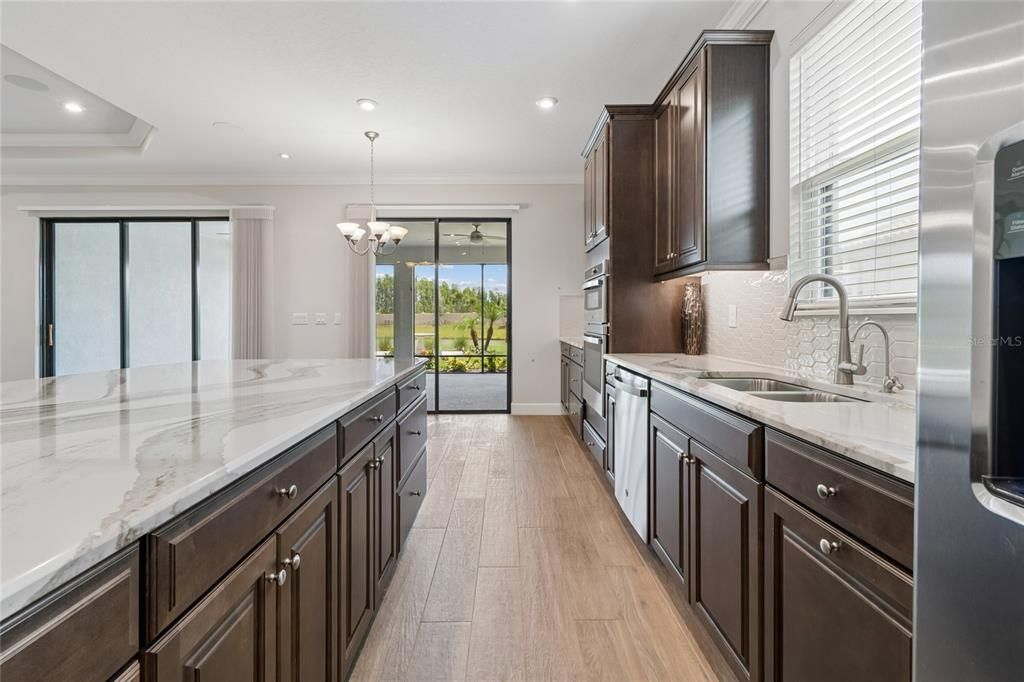 For Sale: $725,000 (3 beds, 3 baths, 2401 Square Feet)