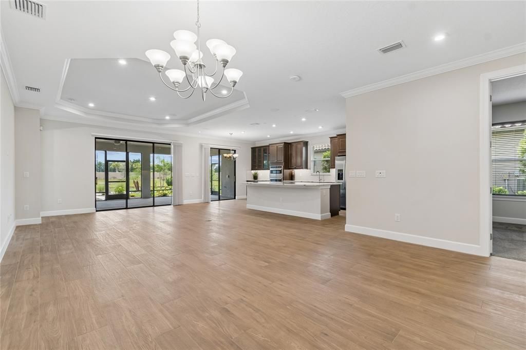 For Sale: $725,000 (3 beds, 3 baths, 2401 Square Feet)