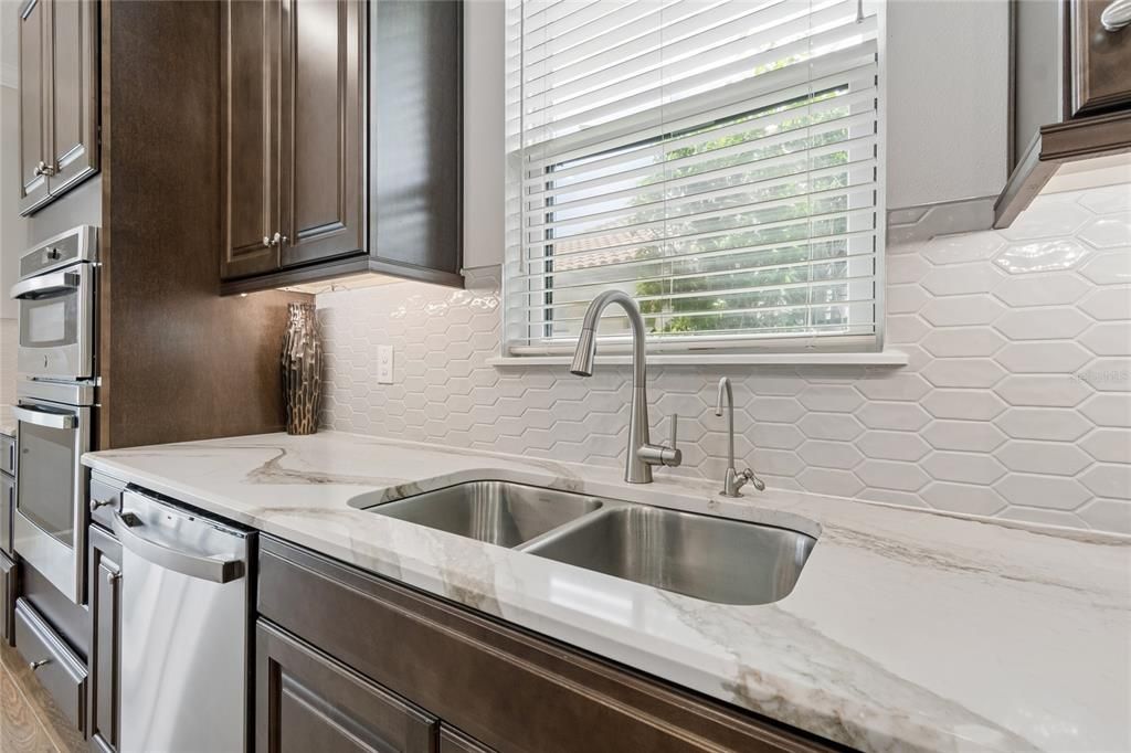 For Sale: $725,000 (3 beds, 3 baths, 2401 Square Feet)