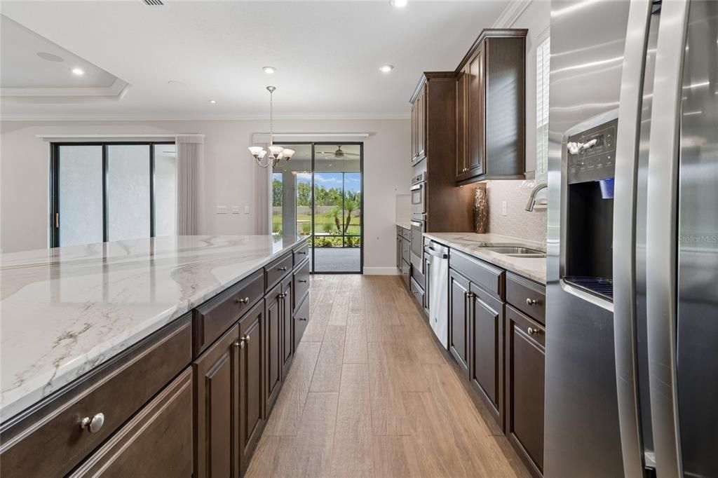 For Sale: $725,000 (3 beds, 3 baths, 2401 Square Feet)