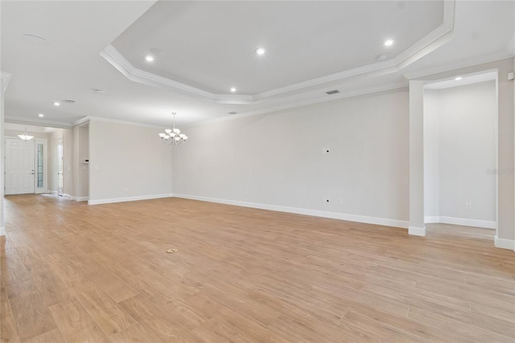 For Sale: $725,000 (3 beds, 3 baths, 2401 Square Feet)