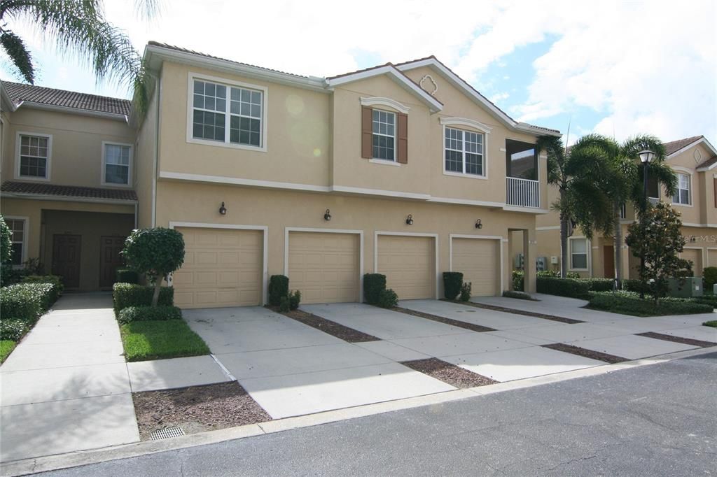 For Rent: $1,800 (3 beds, 2 baths, 1210 Square Feet)