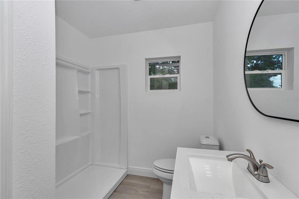 For Sale: $189,900 (2 beds, 1 baths, 800 Square Feet)