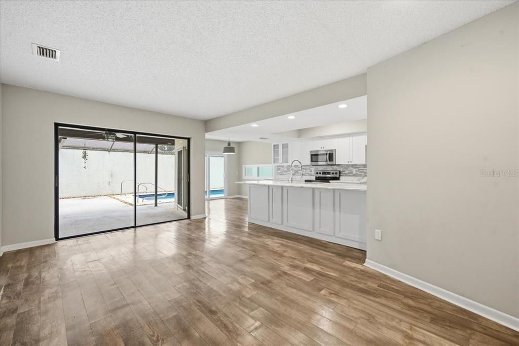 For Sale: $700,000 (5 beds, 2 baths, 2742 Square Feet)