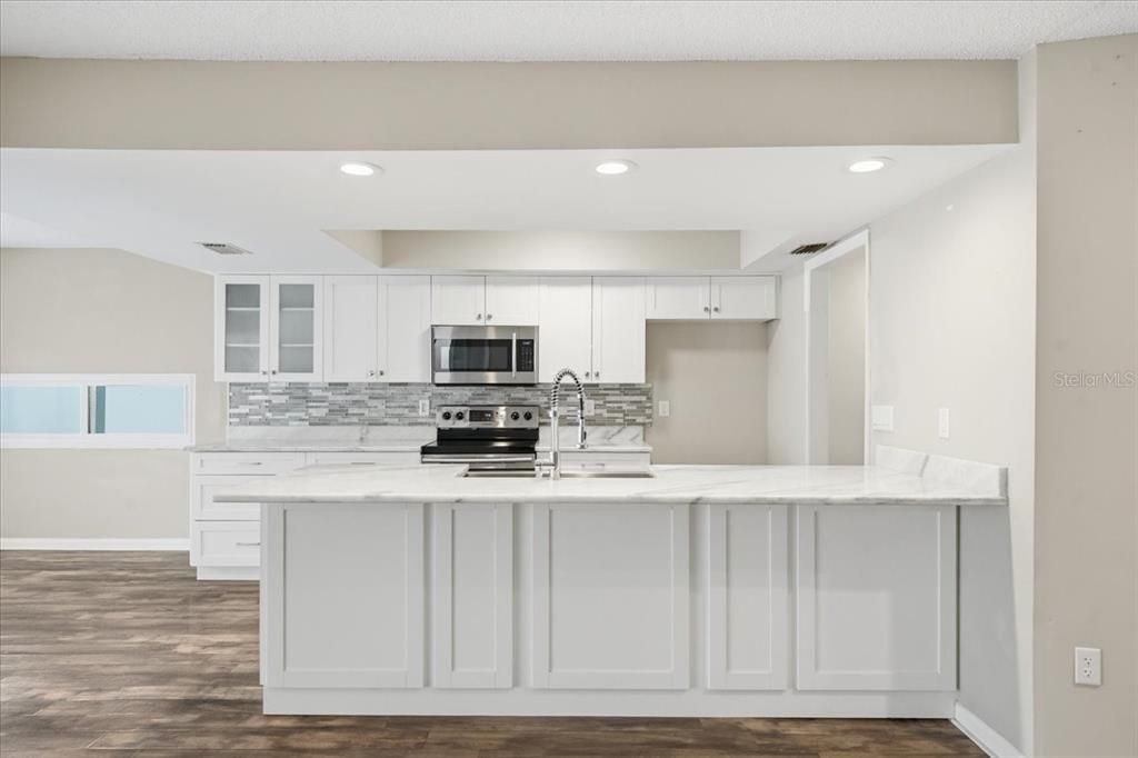 For Sale: $700,000 (5 beds, 2 baths, 2742 Square Feet)