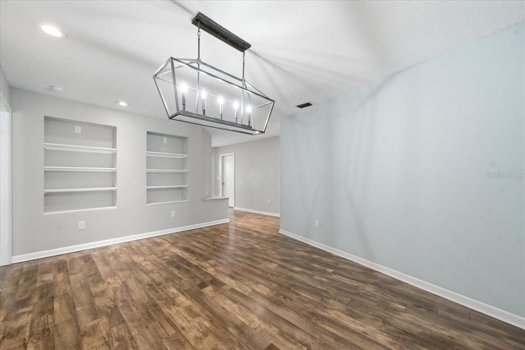 For Sale: $700,000 (5 beds, 2 baths, 2742 Square Feet)