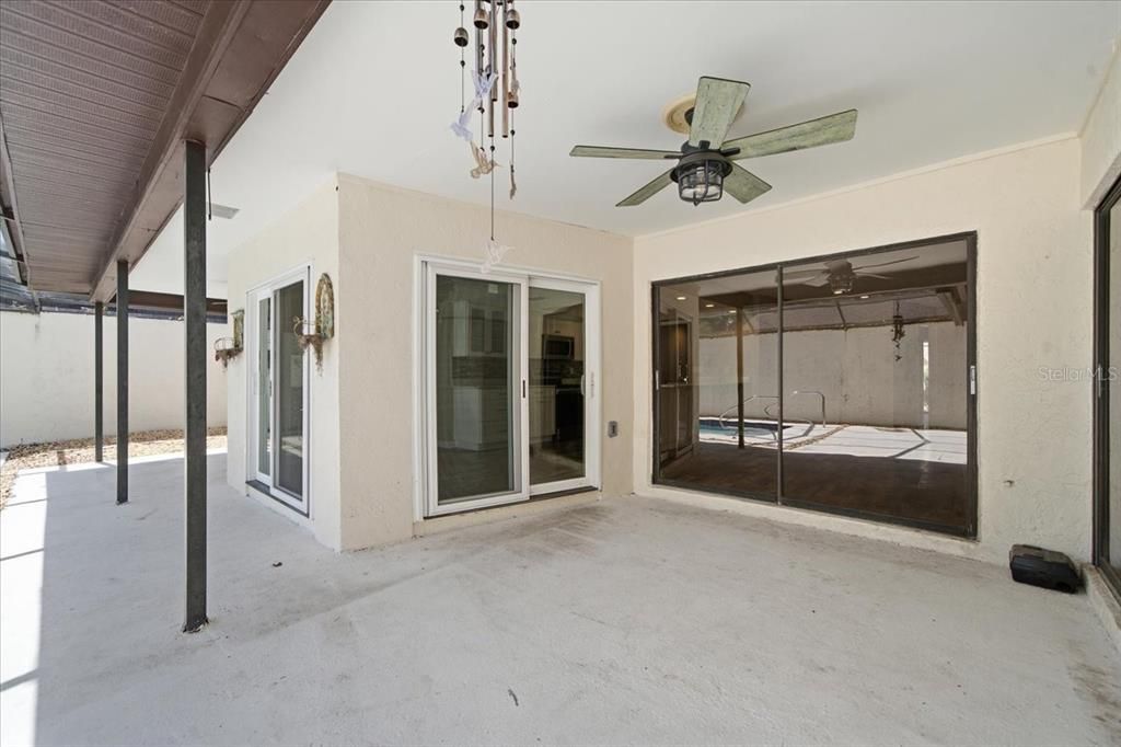 For Sale: $700,000 (5 beds, 2 baths, 2742 Square Feet)